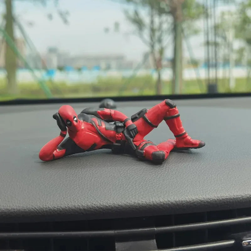 Figurine Deadpool 2 Disney — Plusieurs Positions (Assis, Allongé…)